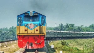 দুর্গাপূজায় চলবে তিন জোড়া বিশেষ ট্রেন, পাঁচ ট্রেনের অফ ডে বাতিল