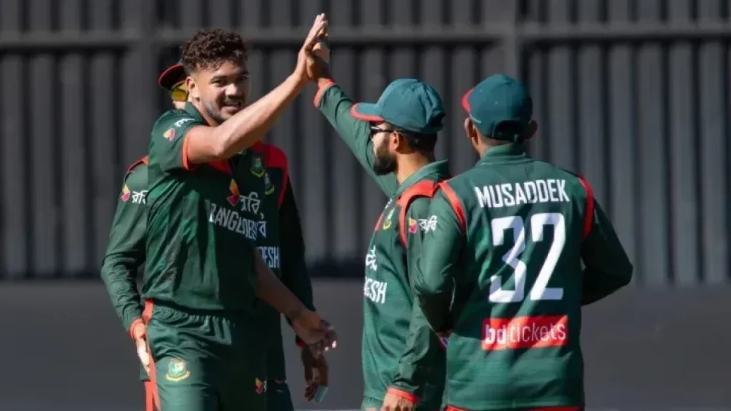 জিম্বাবুয়ের তিন ব্যাটারকে ফেরালেন তাসকিন - MZamin