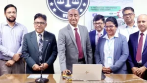 অনেক বিচারক বেলা ১১টায় আসেন, দেড়টা-দুইটায় চলে যান —এটা চলবে না: আইনমন্ত্রী